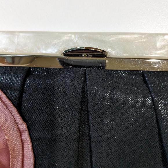 Poppie Jones clutch - Picture 3 of 9